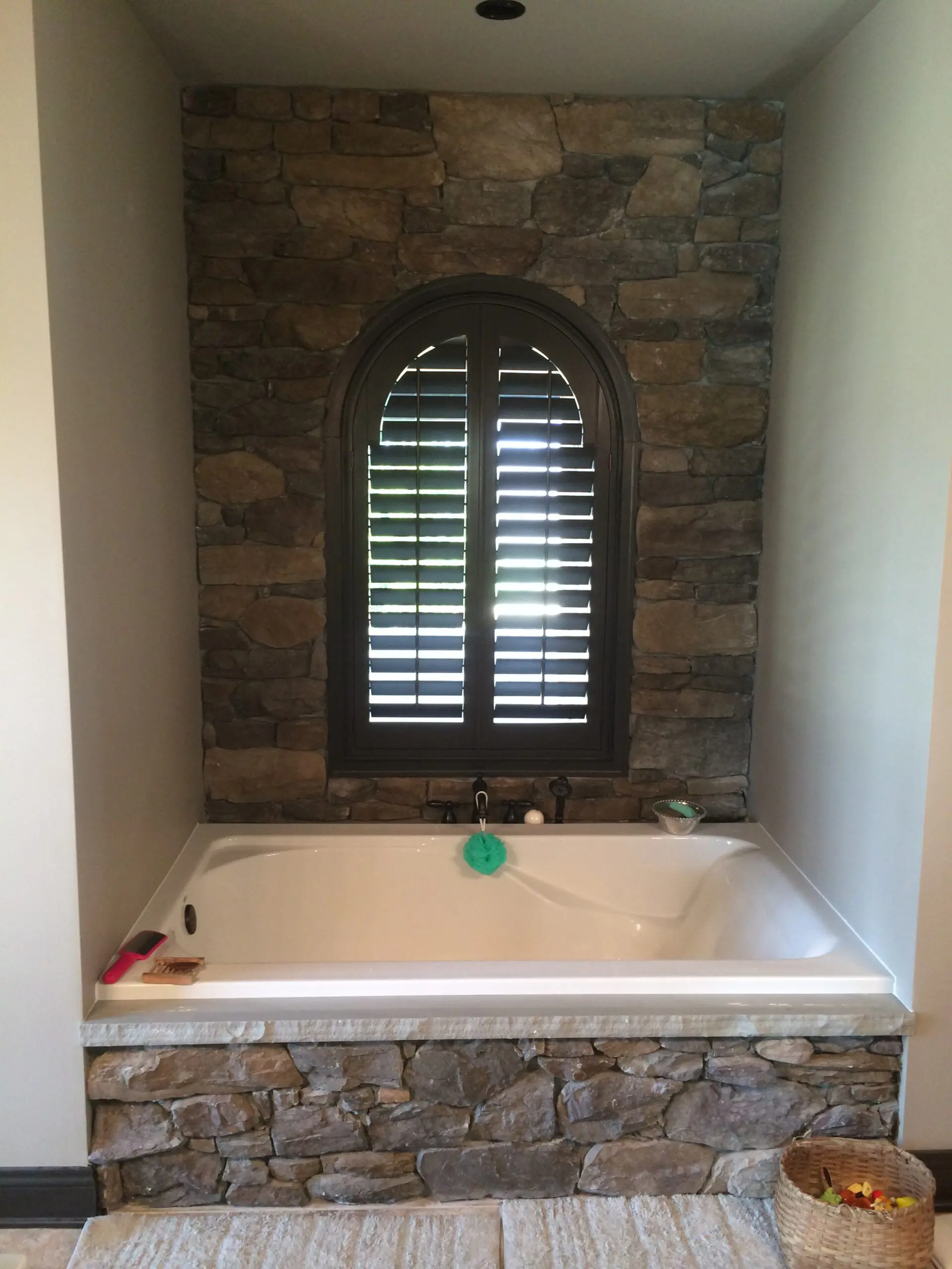 Arch over bathtub